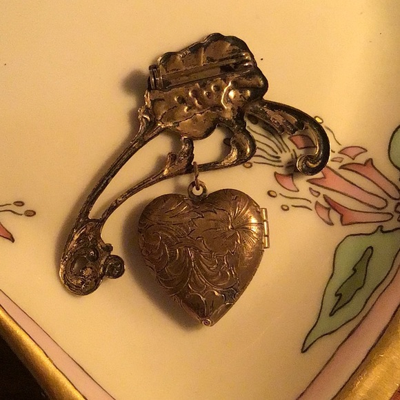 ✨Vintage Pididdly Links✨ Locket Pin - Picture 2 of 3